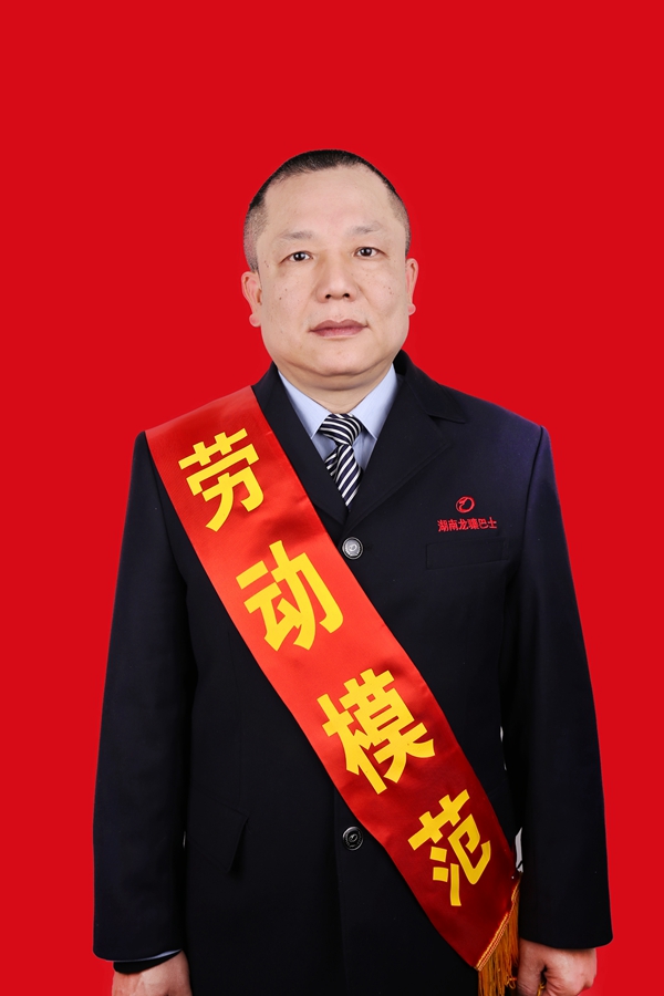 52張輝_副本.jpg